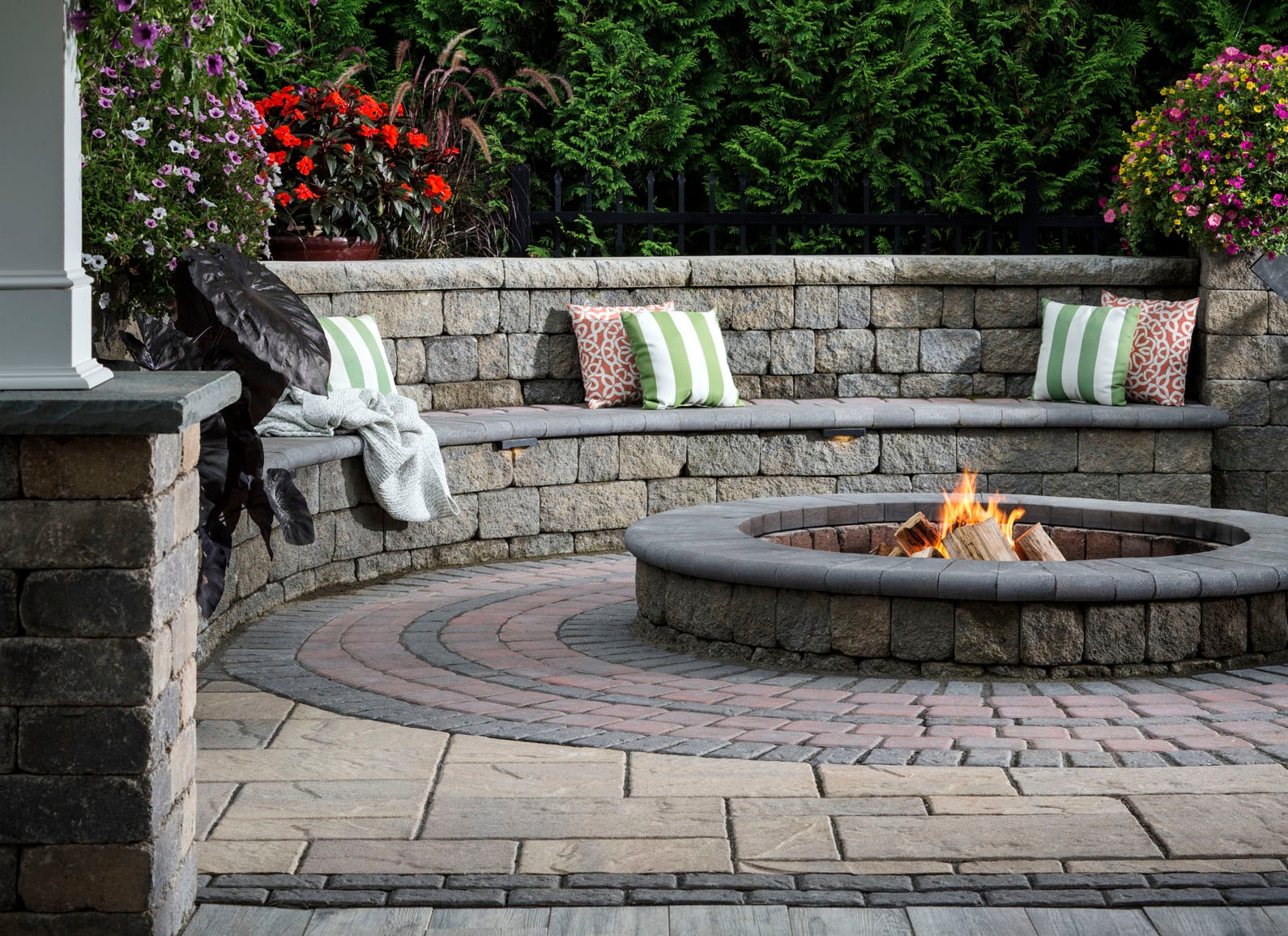Designing A Patio Around Fire Pit, Outdoor Fire Pit Seating Dimensions