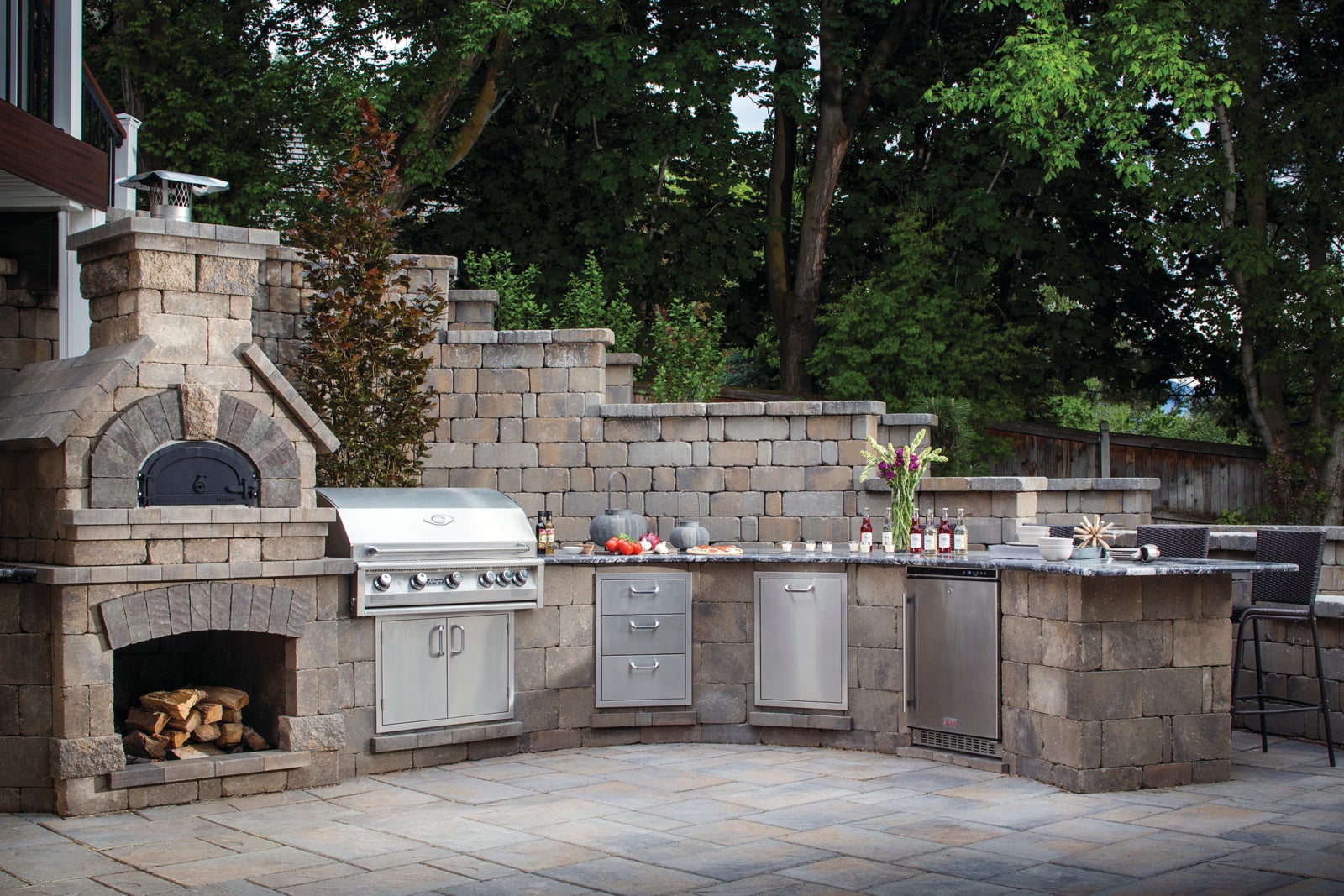 Built In Outdoor Grill Design Ideas, Outdoor Brick Barbecue Kitchen