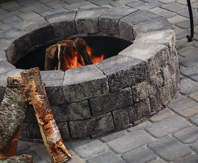 铺路石火坑套件:燃气和木材燃烧户外火坑